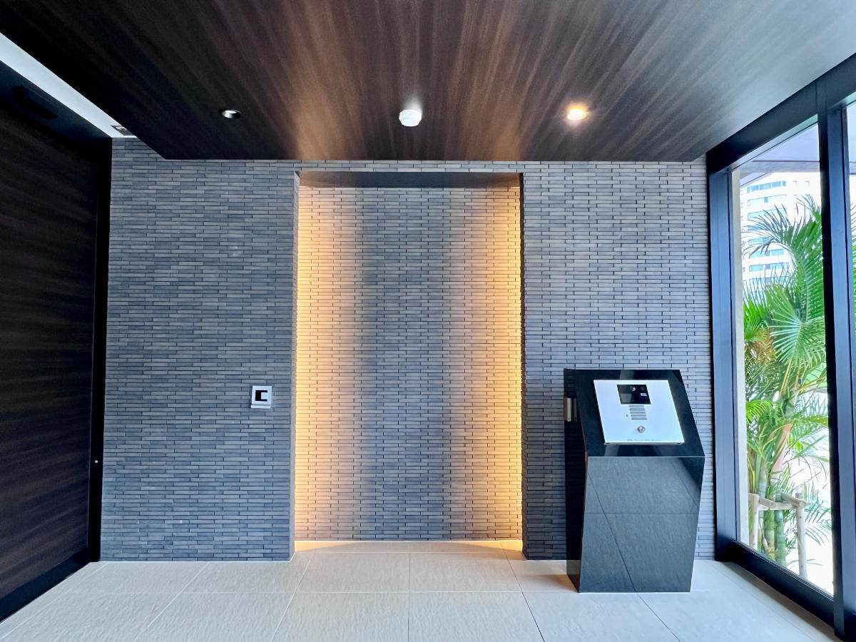 那覇市　おもろまち　ワイズセントラルパークおもろまち　14階最上階角部屋　緑地公園前